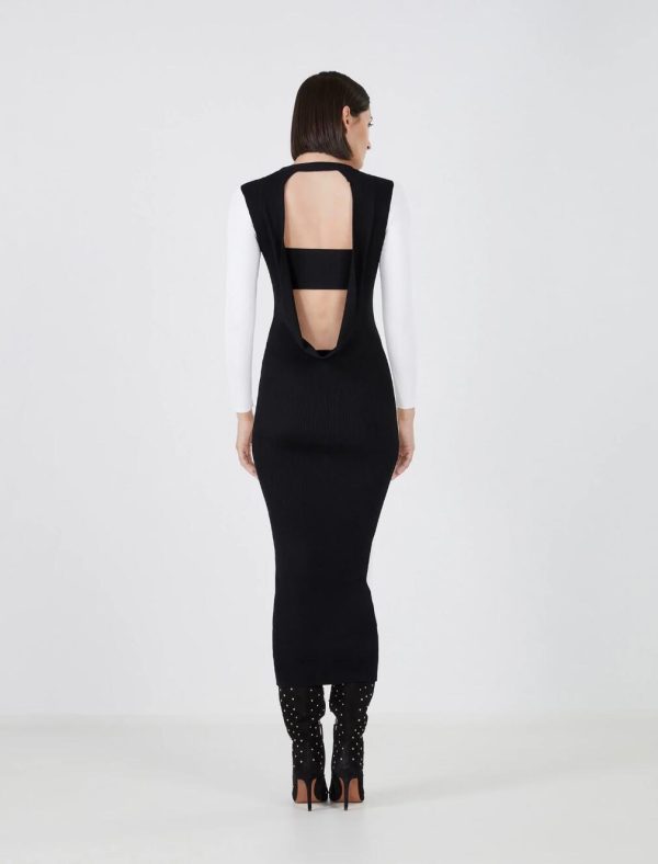 BCBG PAOLO OPEN BACK SWEATER DRESS - GARDENIA/BLACK COMBO - Image 5