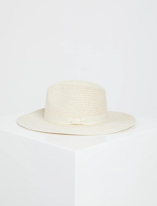 BCBG RIBBON BAND STRAW FEDORA - NATURAL