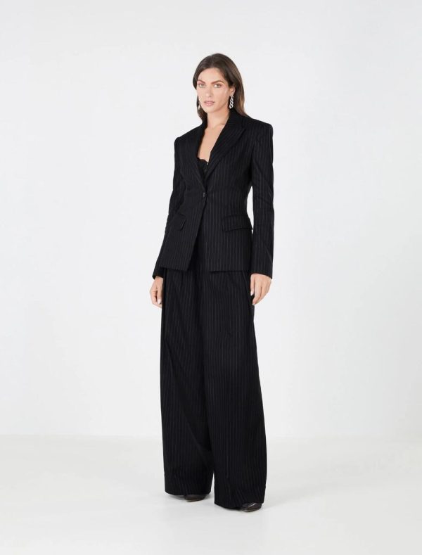 BCBG ALDINA BUTTON-BACK BLAZER - BLACK