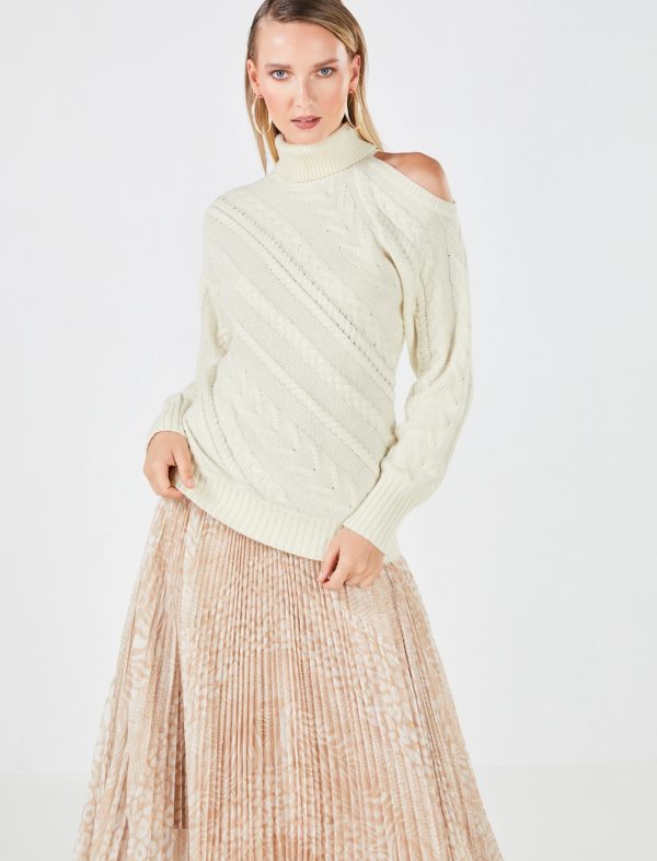 BCBG COLD SHOULDER CABLE KNIT SWEATER - GARDENIA - Image 2