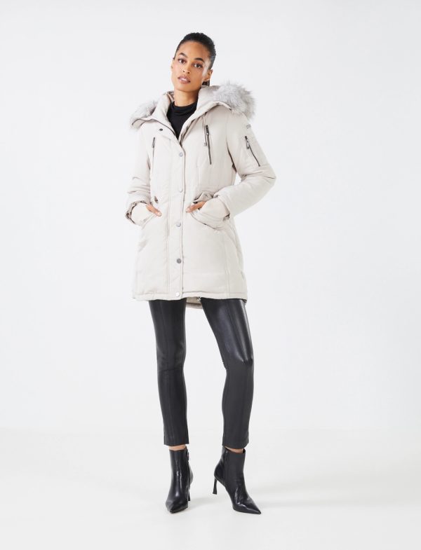 BCBG FIT-AND-FLARE HOODED PARKA JACKET - PEARL