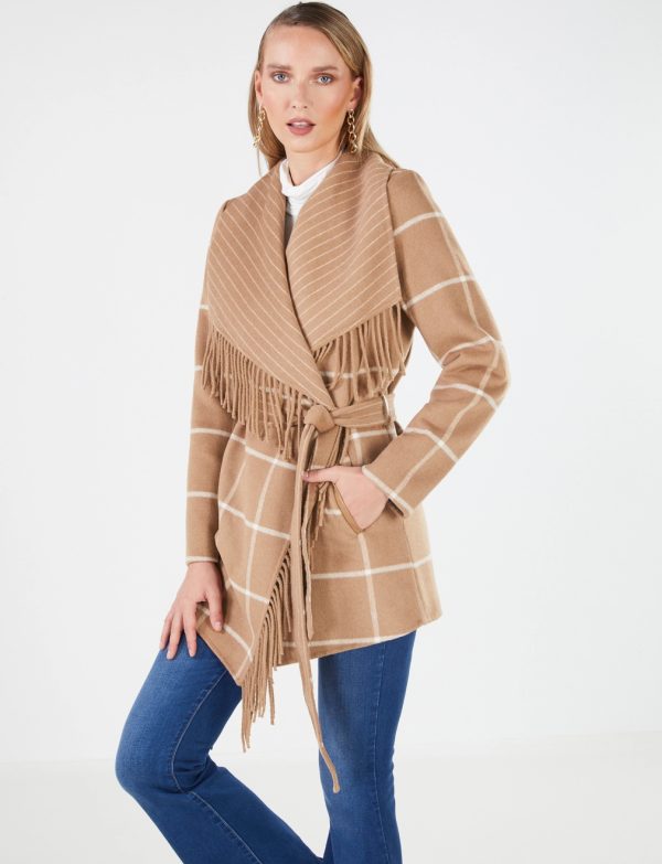 BCBG FRINGED OVERSIZED COLLAR WRAP COAT - CAMEL PLAID - Image 2