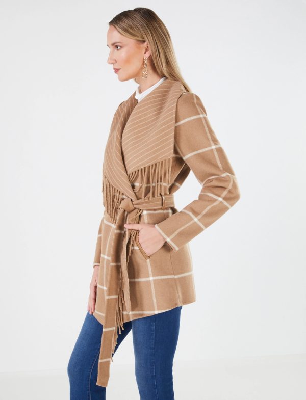 BCBG FRINGED OVERSIZED COLLAR WRAP COAT - CAMEL PLAID - Image 3