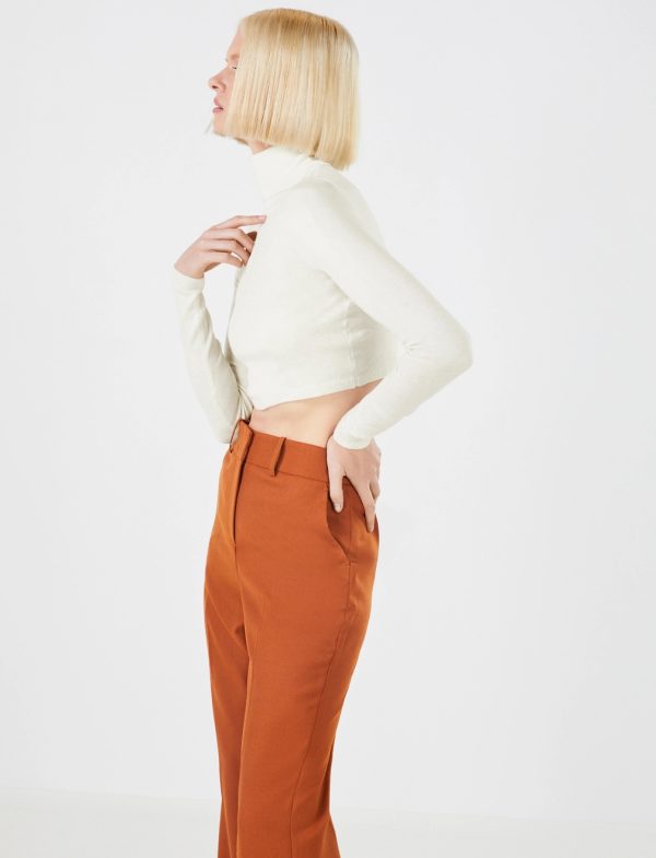 BCBG ISEPPA WOOL CROP TOP - CLOUDY WHITE - Image 4